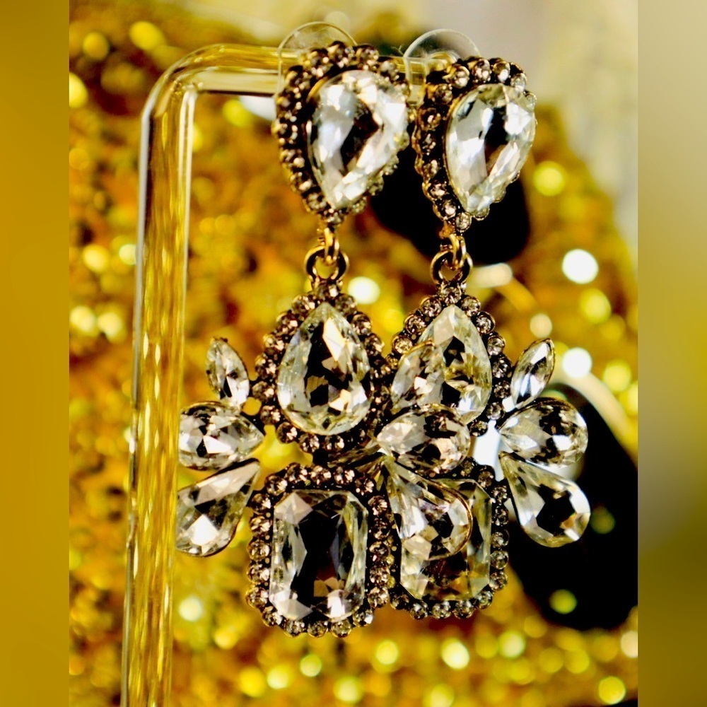“Host Pick” Zara Gold Tone Rhinestone Drop Earrings NWT